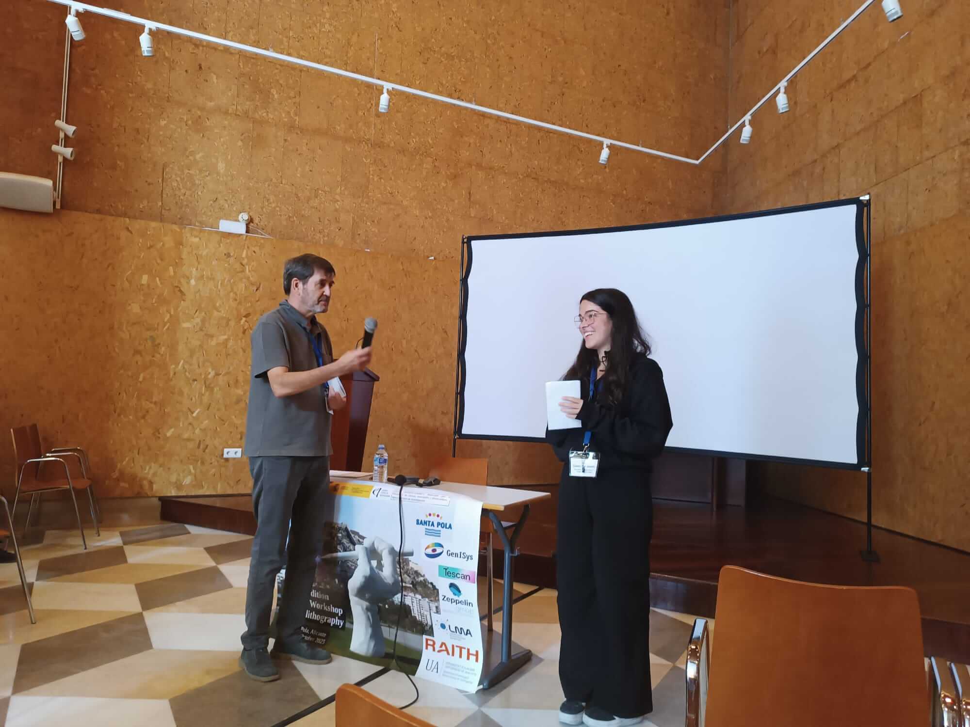17-Award for the best oral presentation in the Nanolito workshop Juan Ocaña gets an award for the best poster contribution in the Plan Complementario de Materiales conference, held in Valladolid