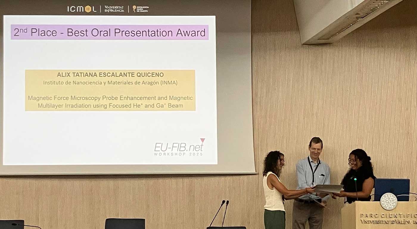 18-Award for the second best oral presentation in the EU.FIB workshop Juan Ocaña gets an award for the best poster contribution in the Plan Complementario de Materiales conference, held in Valladolid